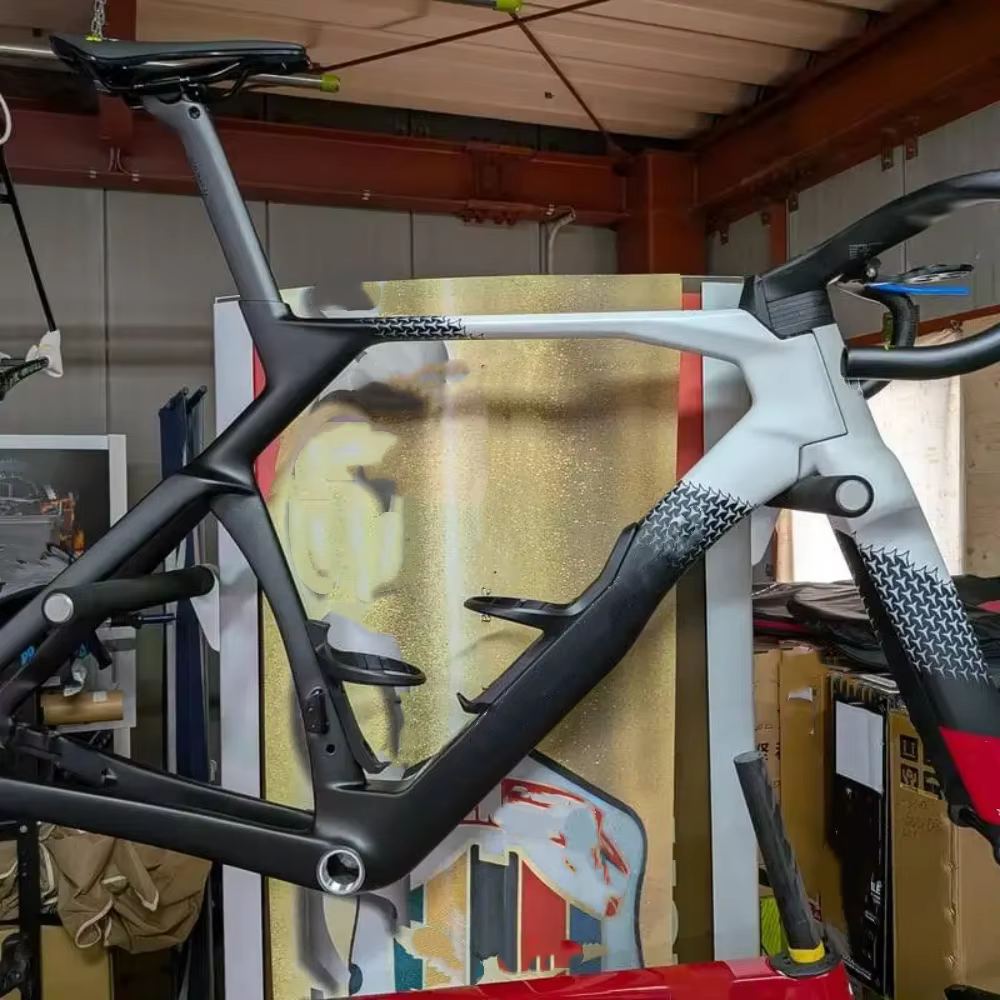 Nouveau cadre de vélo de route en carbone 2026 avec guidon aile de mouette, boîtier de pédalier file