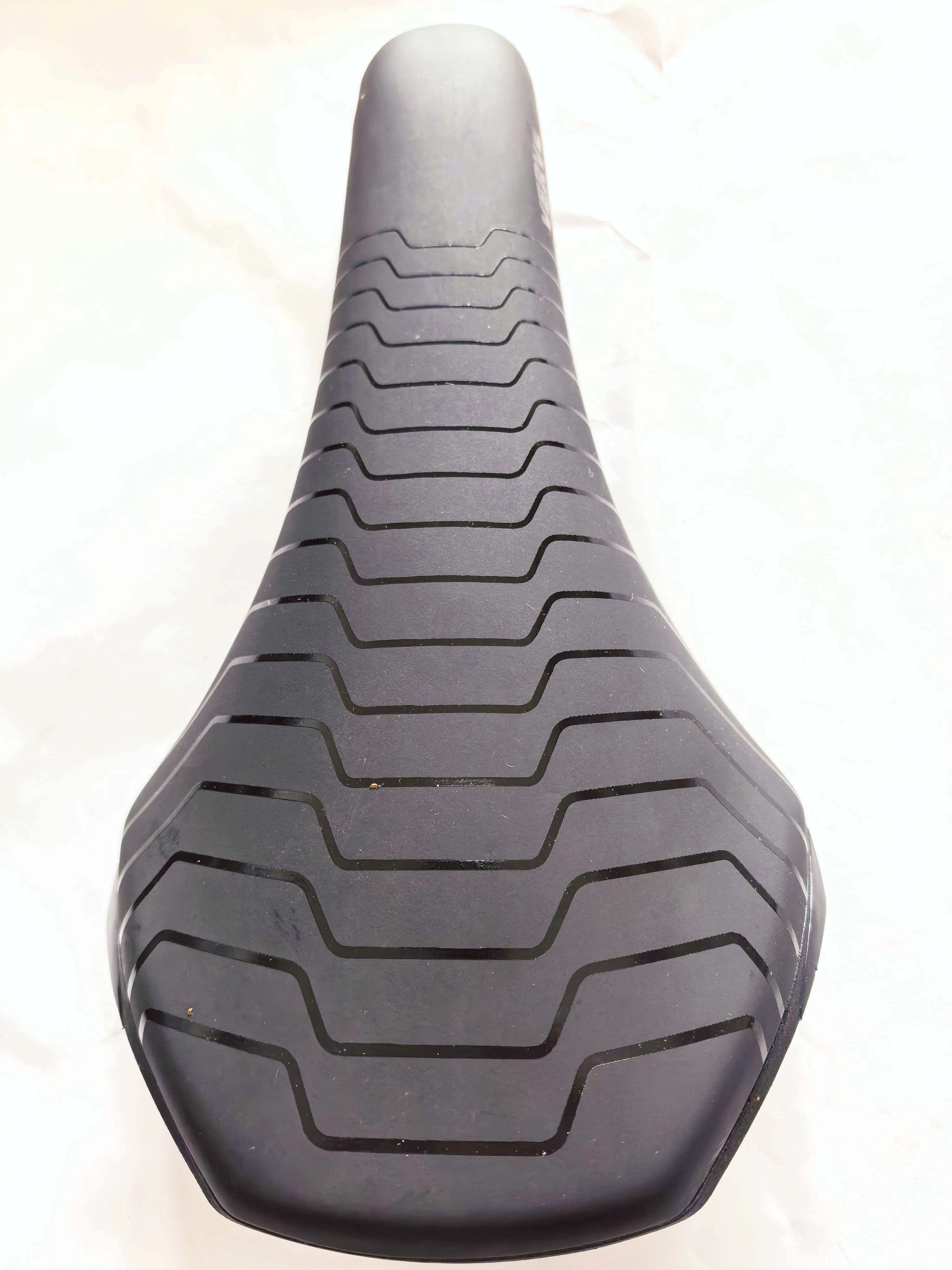 Selle Royal Saddle 27 x 14,5 mm Filo long rail suspension vélo Seat VERVE