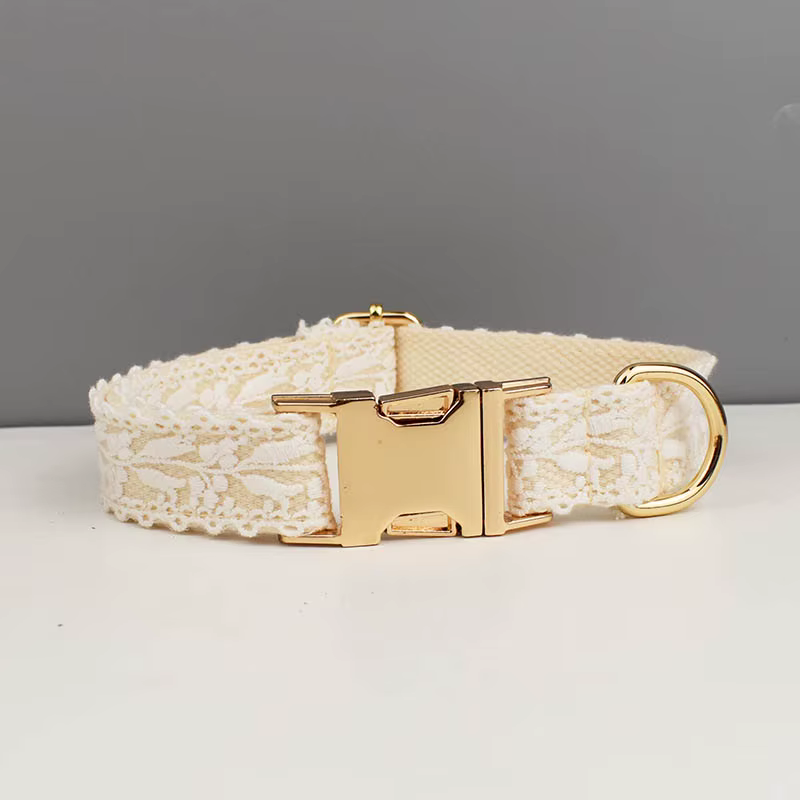 Collier pour chien en dentelle personnalisé avec plaque gravée sur mesure, collier de mariage pour a