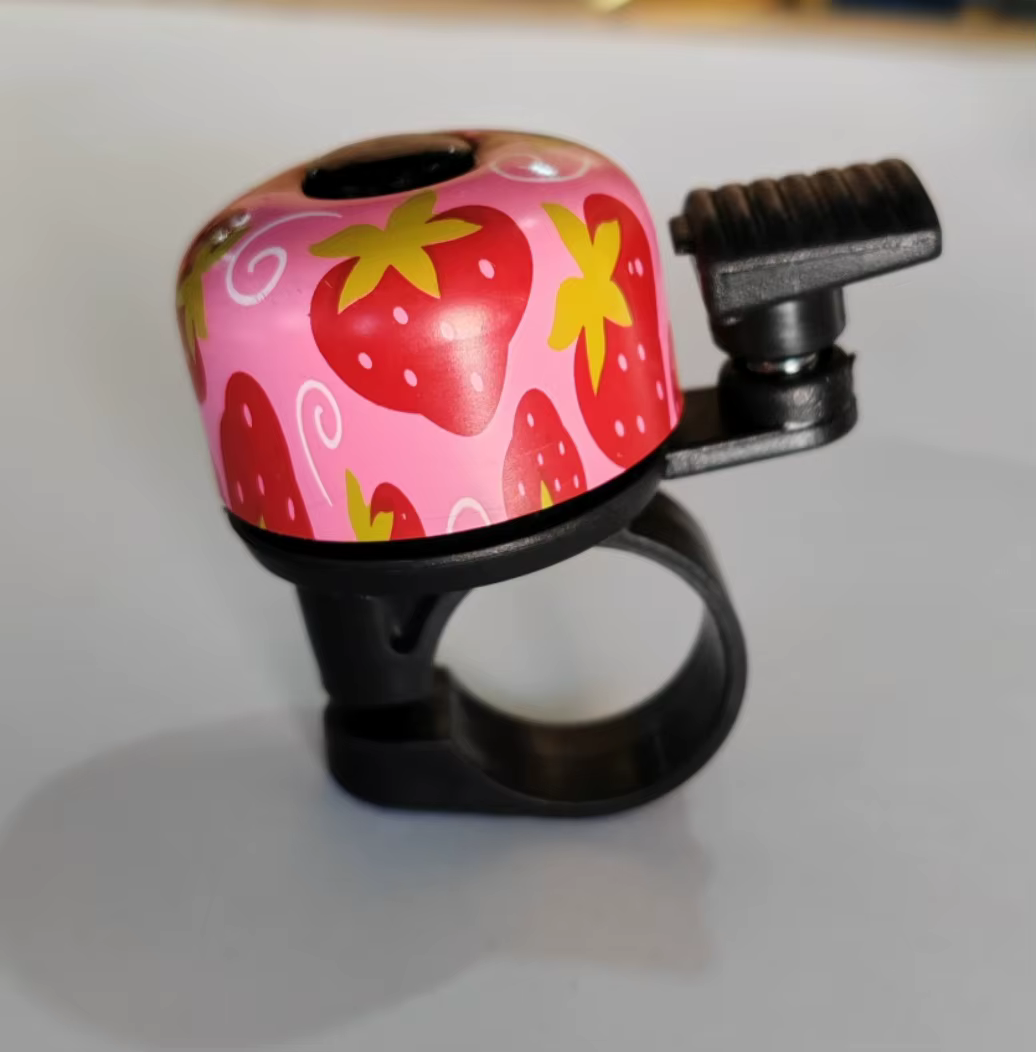 Sonnette de vélo fraise pour enfants et adultes, sonnette de vélo mignonne avec un son clair et fort