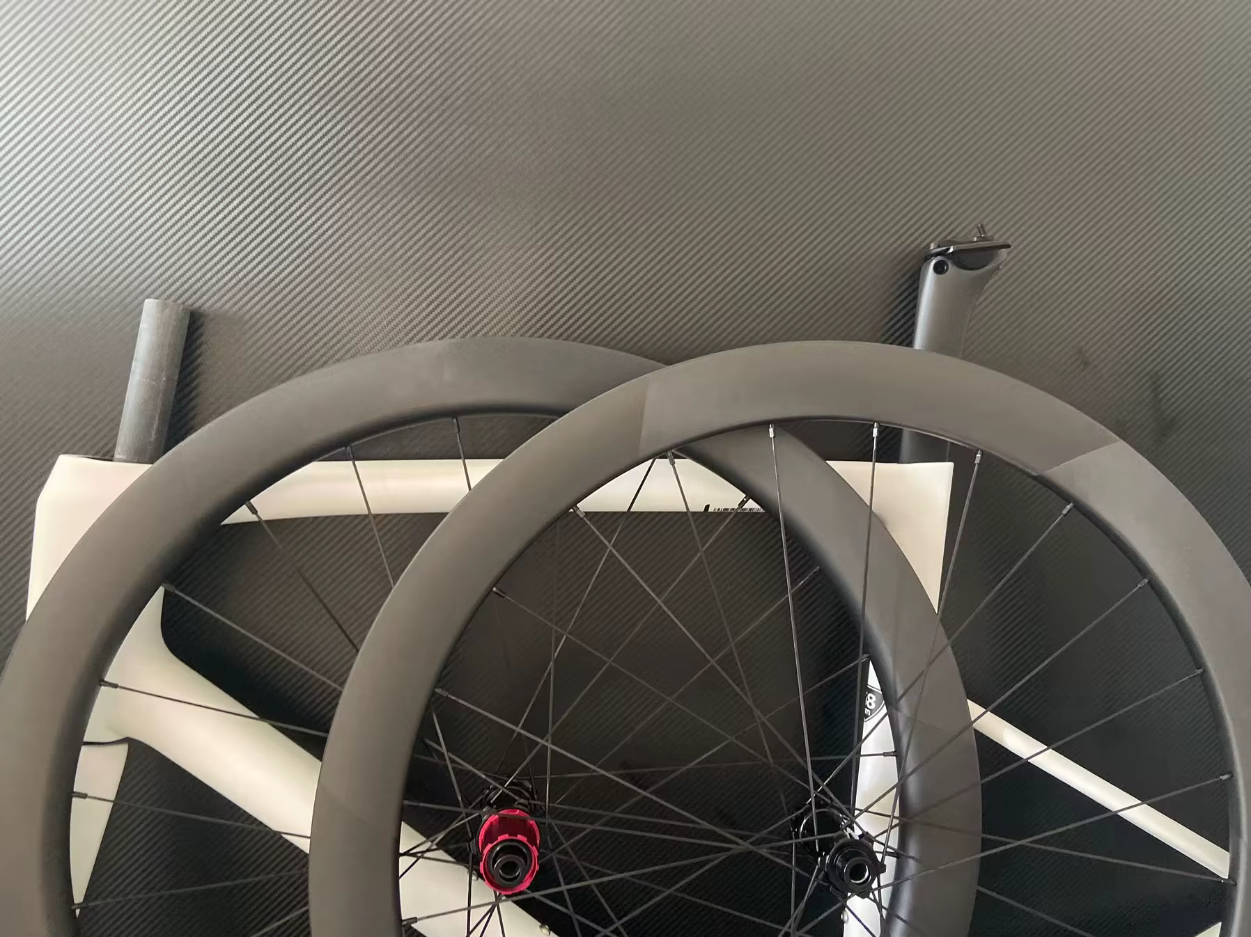 Cadre de Vélo de Route en Fibre de Carbone avec Frein à Disque, Pneus 700C 32c, avec Axe Traversant,