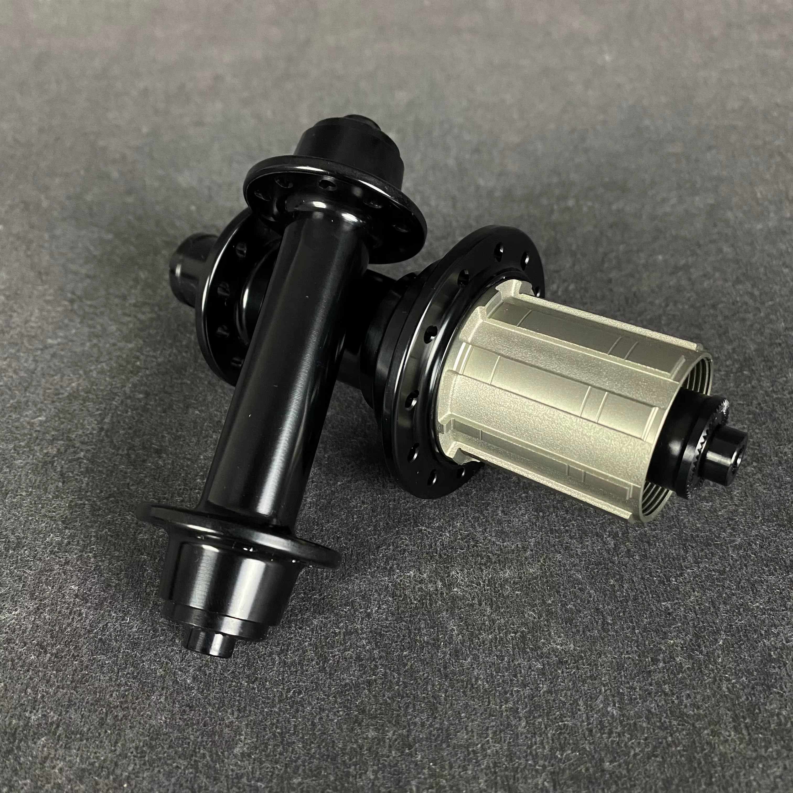 Moyeux de vélo de route super légers R13