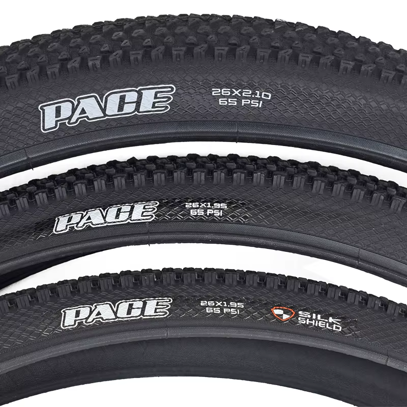 2 pneus de vélo MAXXIS 26