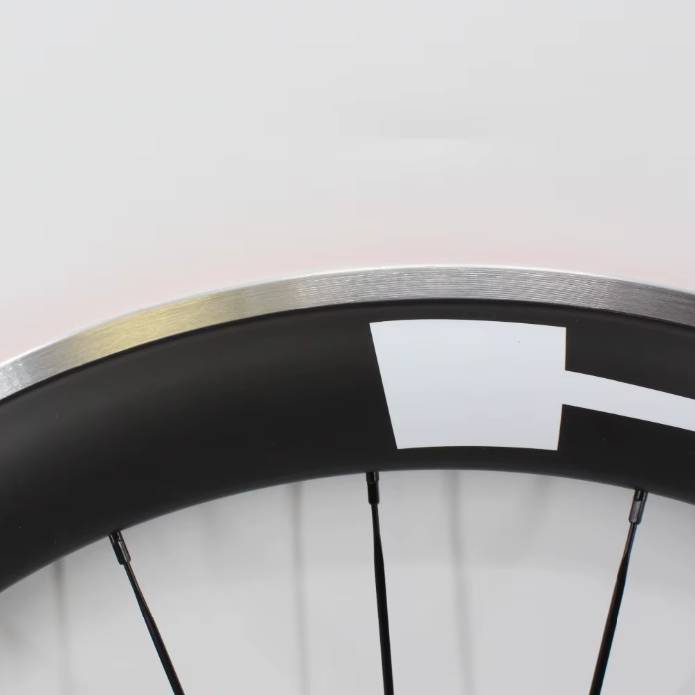 Paire de roues de vélo de route en carbone UD mat
