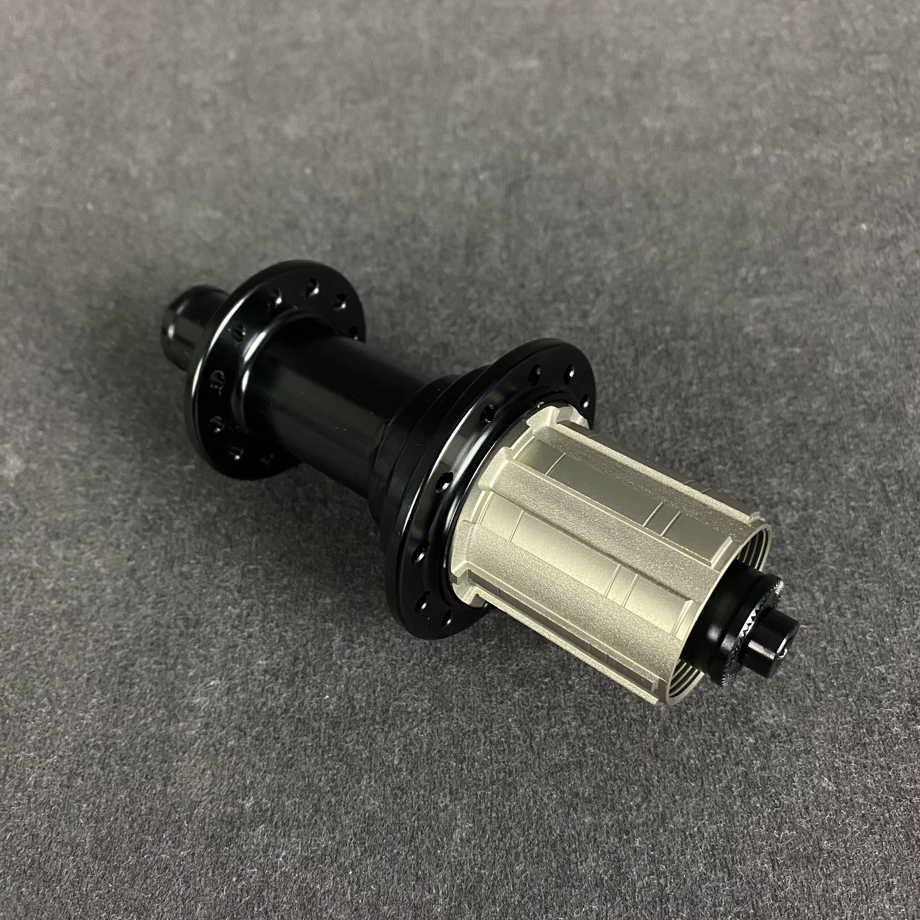 Moyeux de vélo de route super légers R13