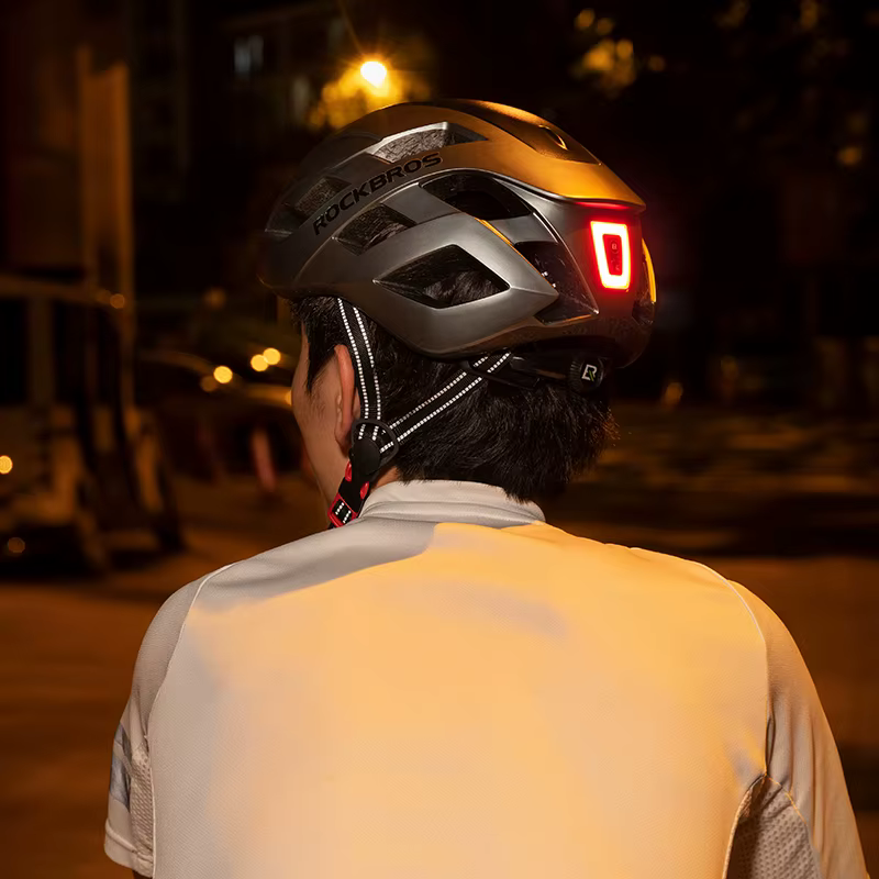 ROCKBROS – feu arrière pour casque de vélo