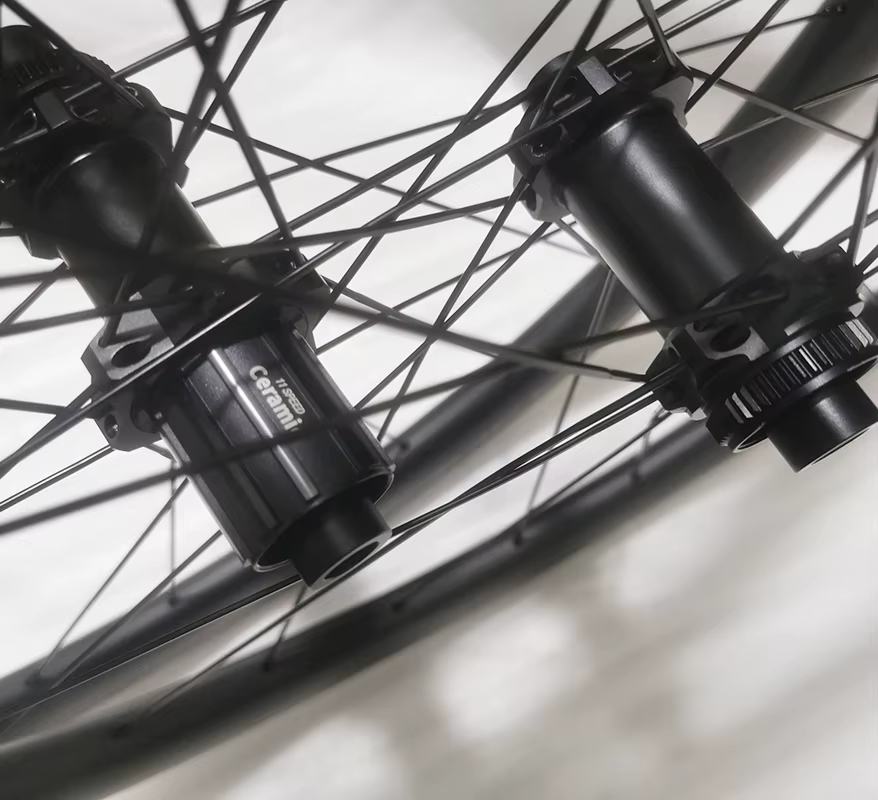 Roue à disque de gravier pour vélo de route en carbone
