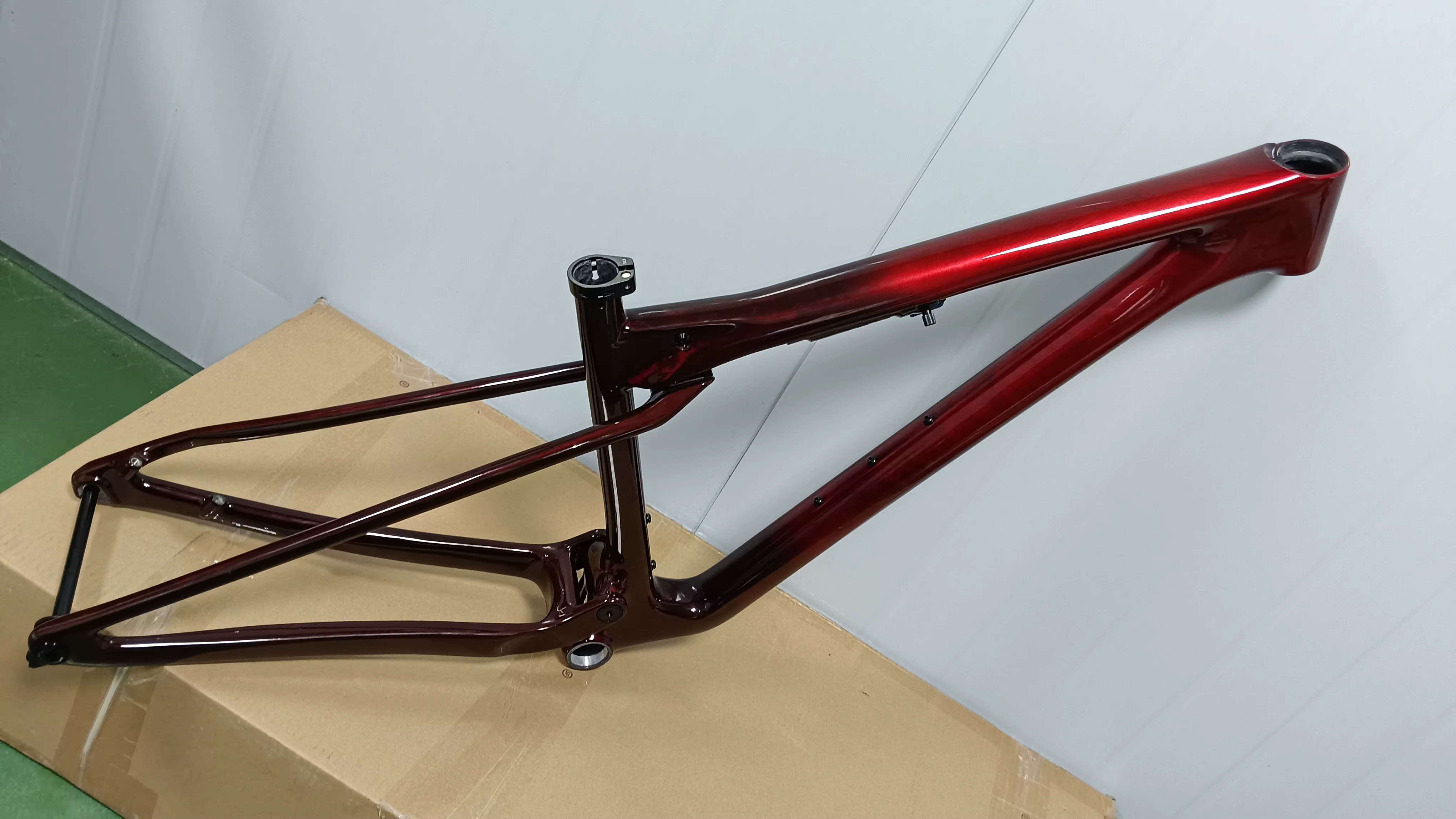 Cadre de vélo de montagne VTT HMC T1100 entièrement en fibre de carbone