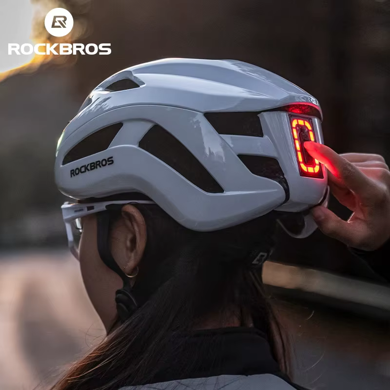 Casque de vélo avec lumière LED iodée