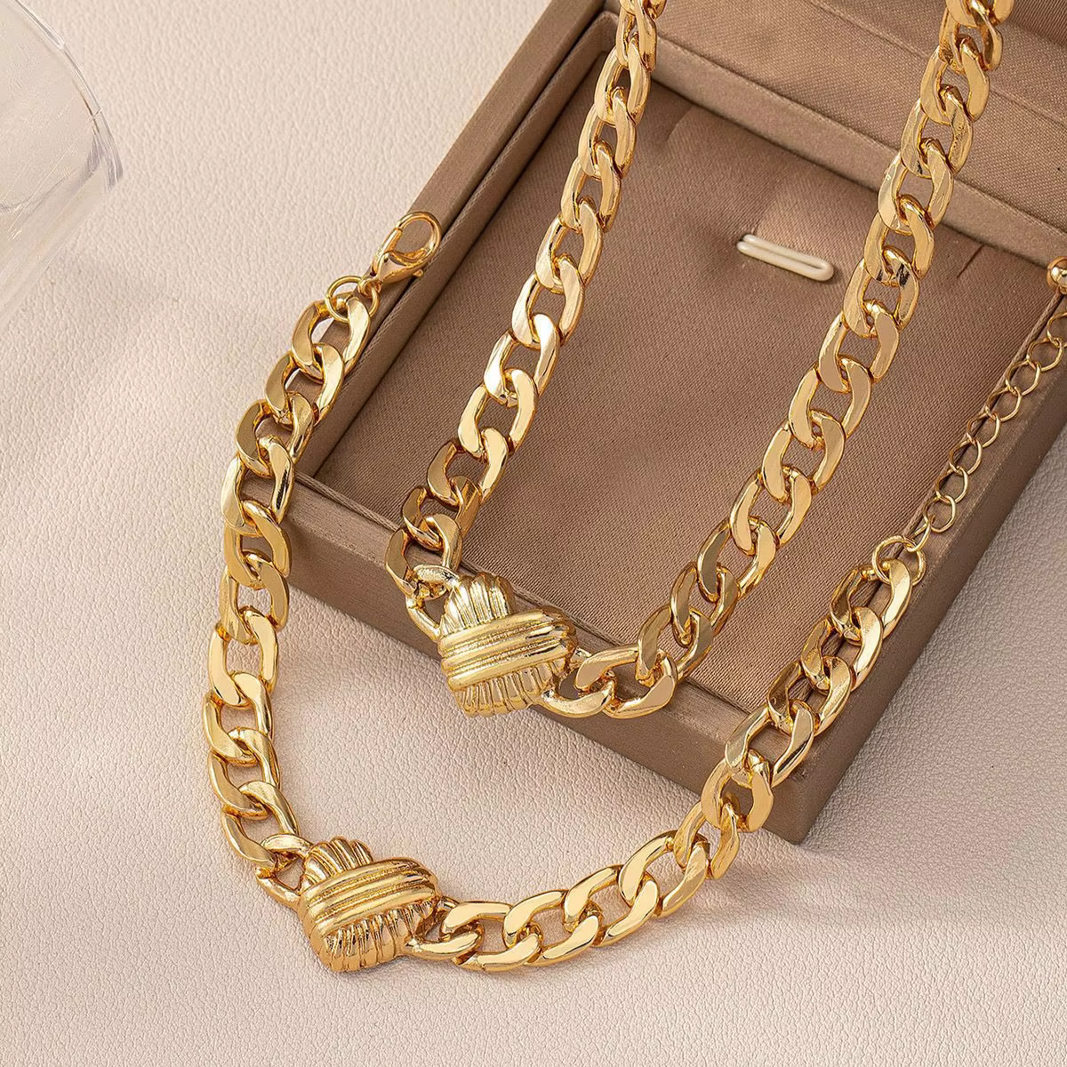 Accessoires de mode - Style rétro polyvalent - Ensemble collier et bracelet en forme de cœur simple - Cadeau idéal pour les rendez-vous galants ou la Saint-Valentin