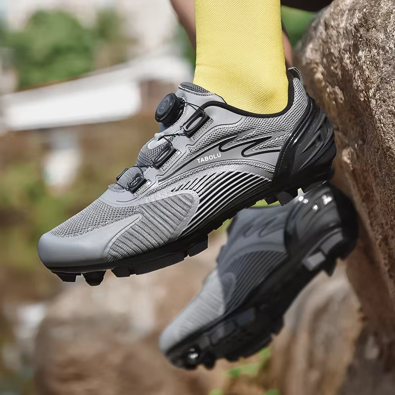 Chaussures de cyclisme plates en carbone pour hommes et femmes
