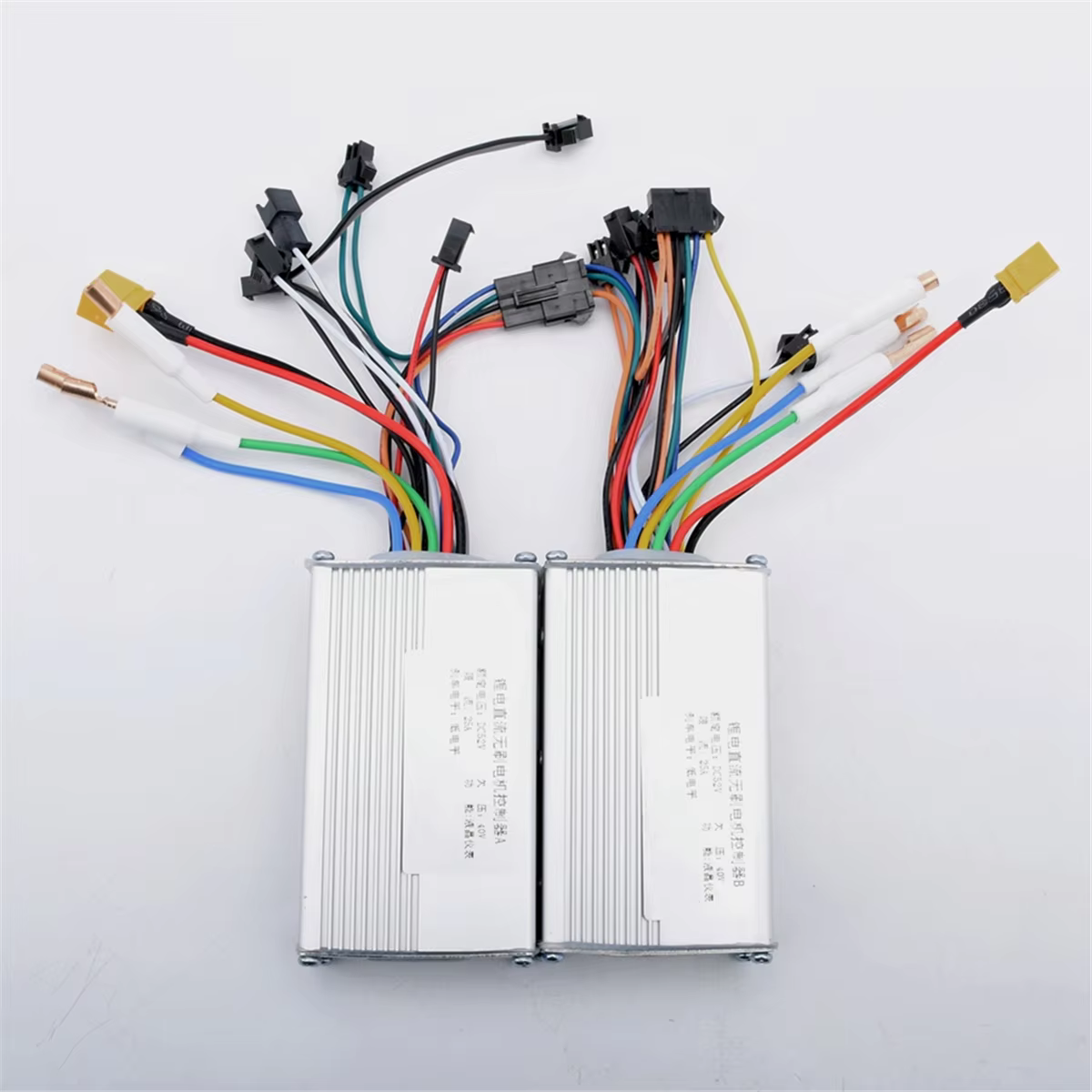Supernew 52V 25A 1200W JP moteur à courant continu sans brosse contrôleur de vélo de Scooter électrique A + B