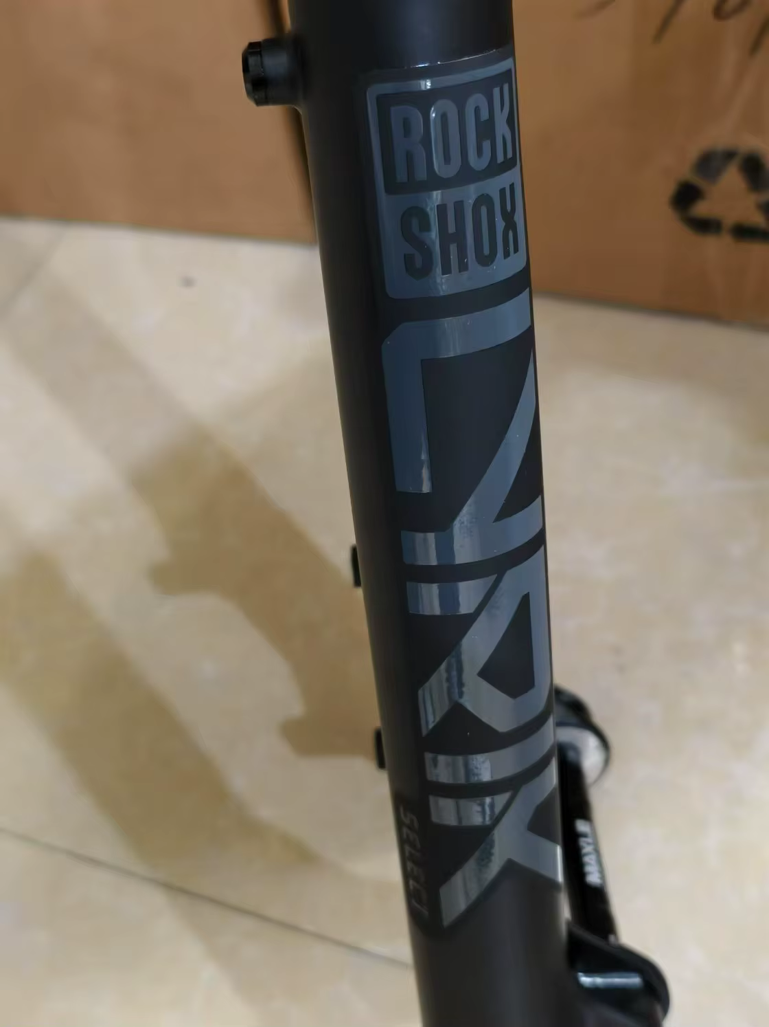 ROCKSHOX VTT fourche avant Lyrik Select Recon argent RL révélation RC huile et gaz