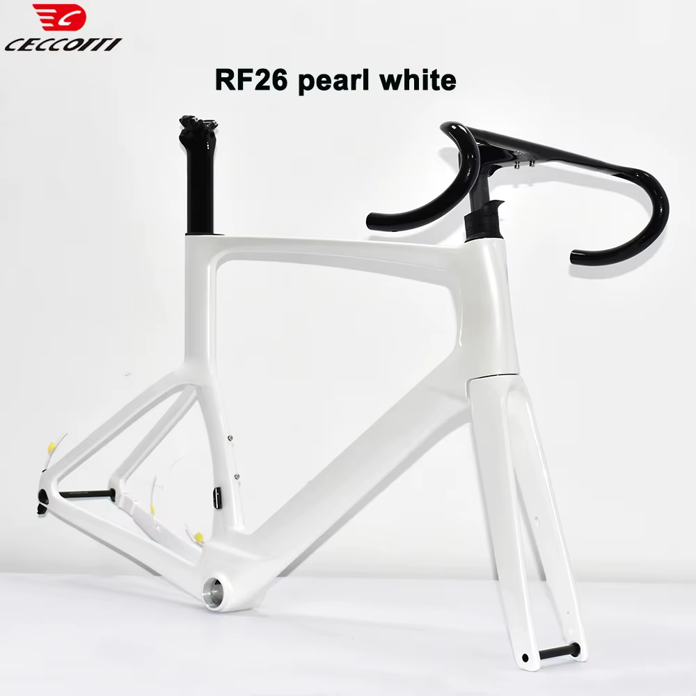 Cadre de vélo de route entièrement en carbone modèle CECCOTTI RF26 avec frein à disque conception de câble intérieur
