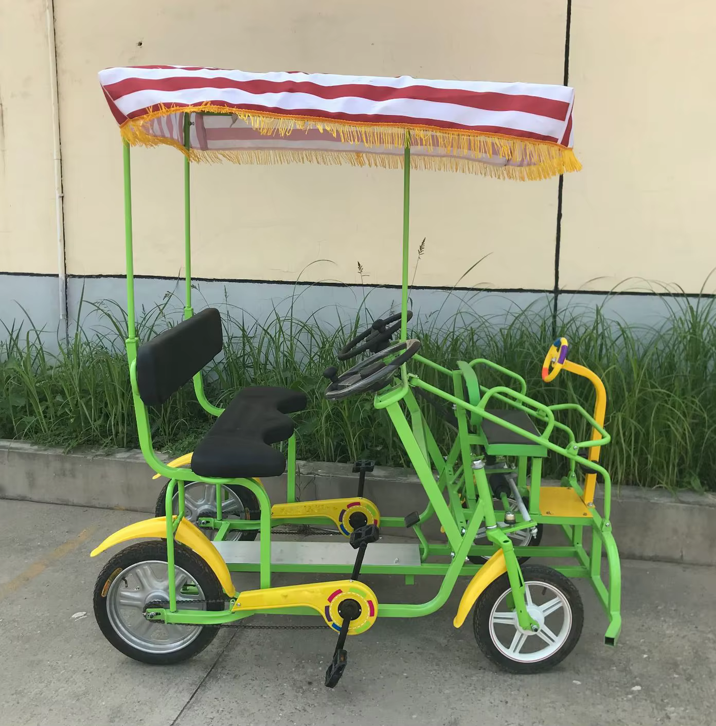 Vélo tandem de tourisme à quatre roues