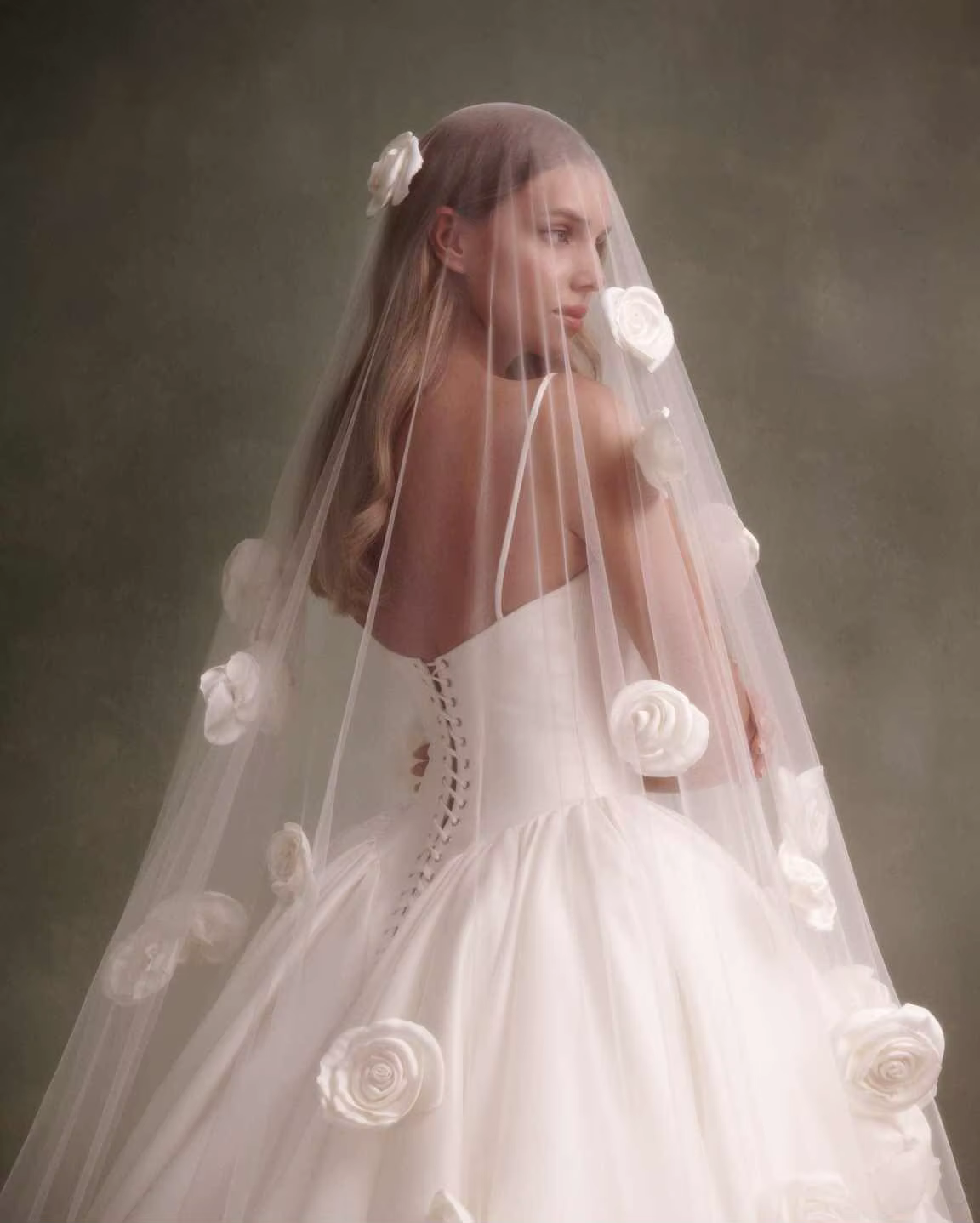 Voile de chapelle élégant voiles de mariage une couche Tulle 3D-fleurs Appliques dentelle Tulle blanc ivoire voile de mariée voiles personnalisés V3031
