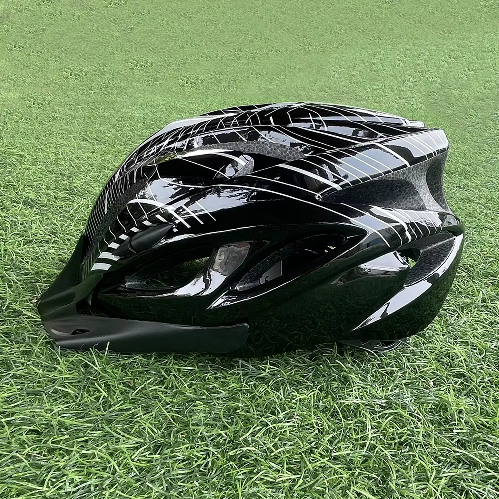 Casque de vélo de montagne ultraléger à rayures avec pare-soleil
