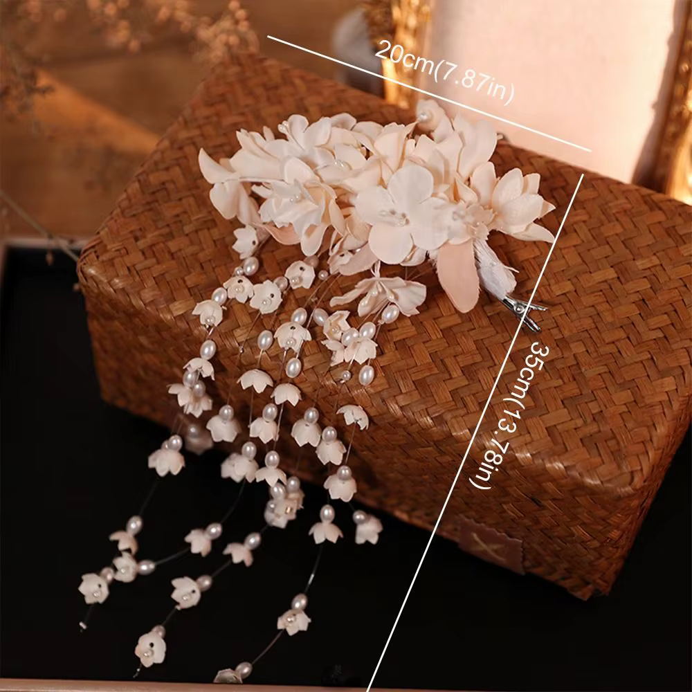 Superbe Coiffe de Mariée Élégante et Luxueuse, Accessoire Cheveux Fée avec Pompon, Perles et Fleurs, Barrettes pour Mariage