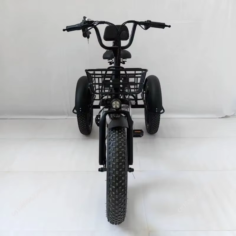 Tricycle électrique à pédales avec pneus larges de 20 pouces