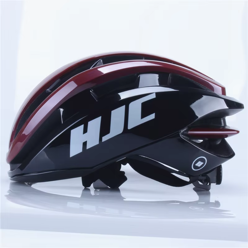 Casque de cyclisme sur route style Sports de plein air ultraléger Aero casquette en toute sécurité Capacete Ciclismo
