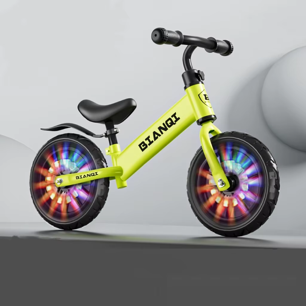 Vélo d'équilibre pour enfants de 12 pouces avec roues lumineuses