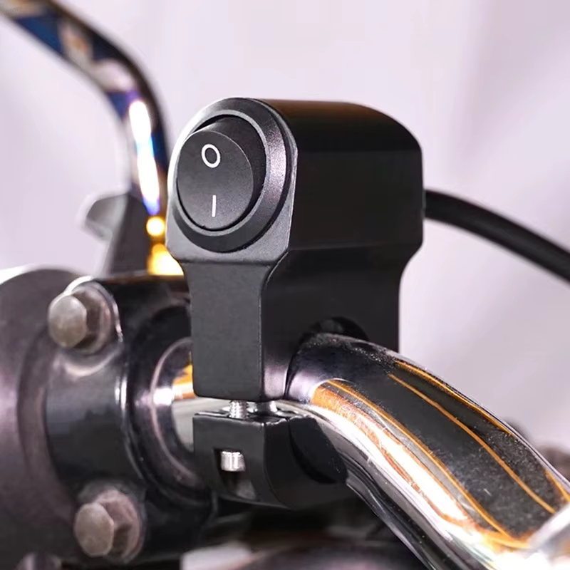 Interrupteur universel pour guidon de moto 7/8 pouces