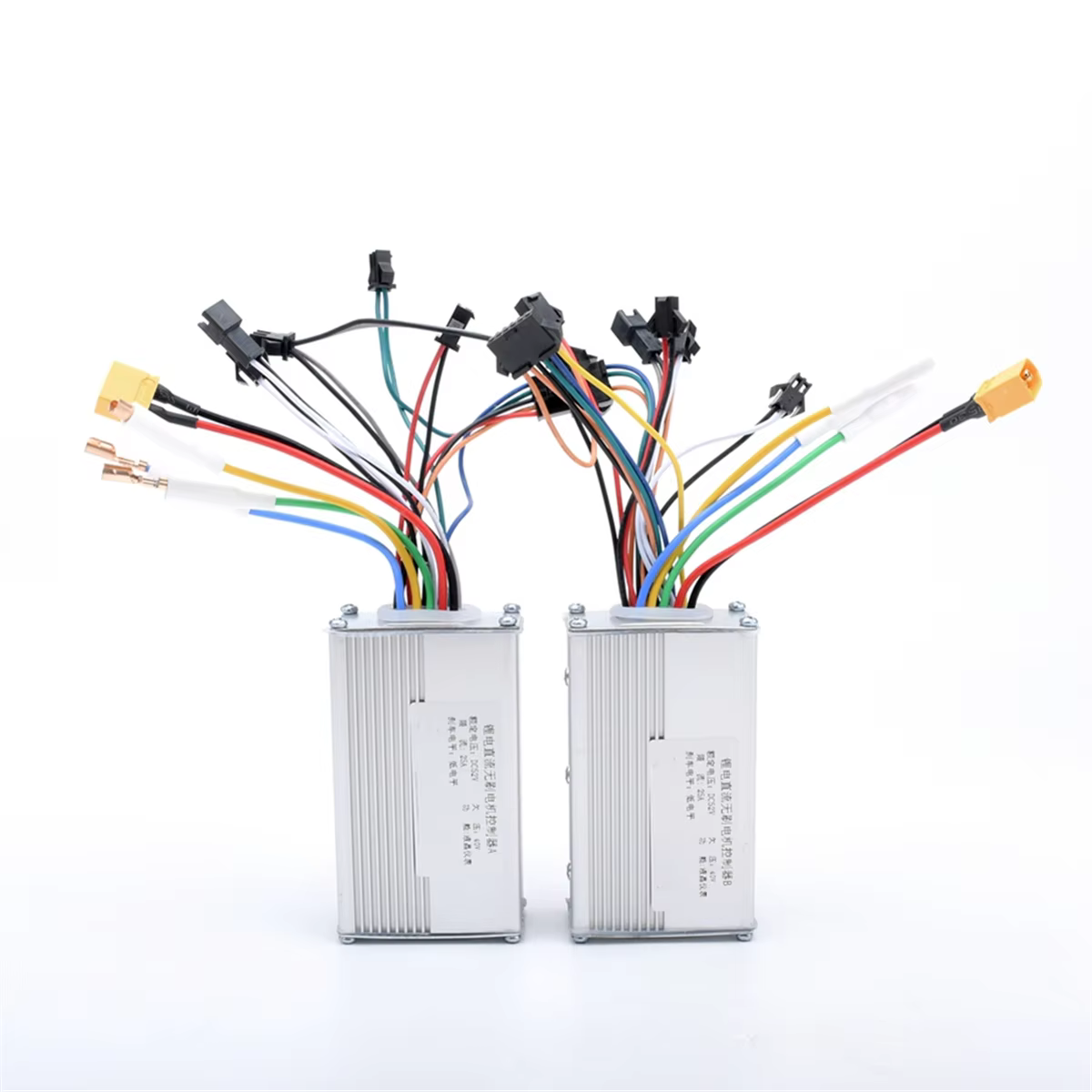 Supernew 52V 25A 1200W JP moteur à courant continu sans brosse contrôleur de vélo de Scooter électrique A + B