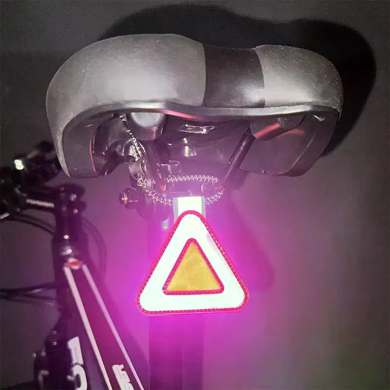 Panneaux réfléchissants triangulaires pour vélo