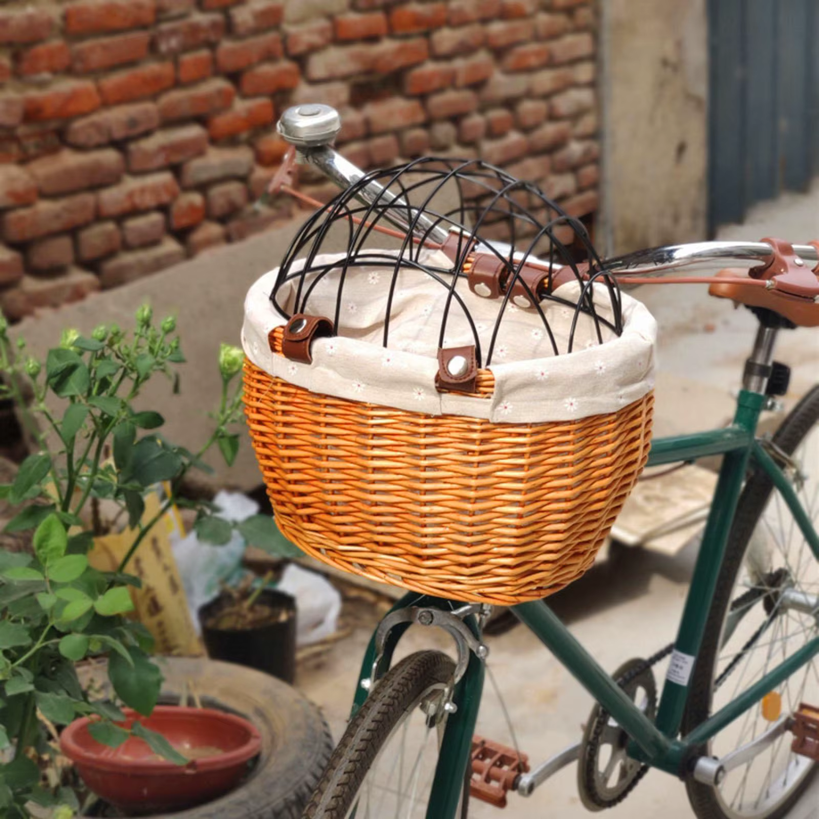 Panier avant de vélo en rotin tissé à la main