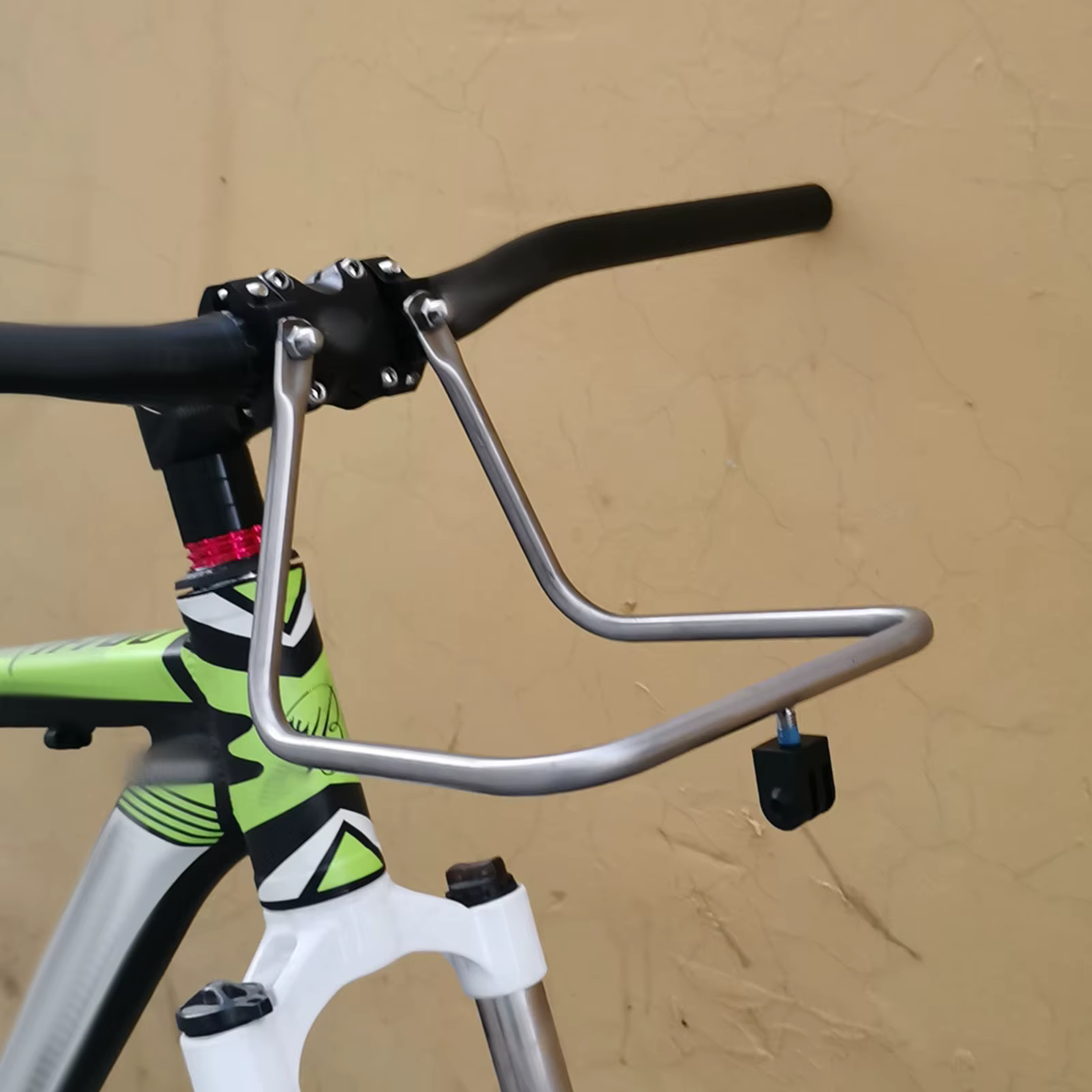 Porte-bagages avant professionnel pour vélo en acier inoxydable avec pinces en aluminium pour le transport de bagages