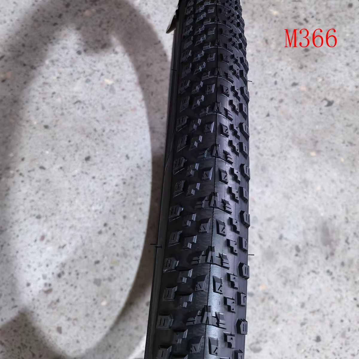 2 pneus de vélo MAXXIS 26