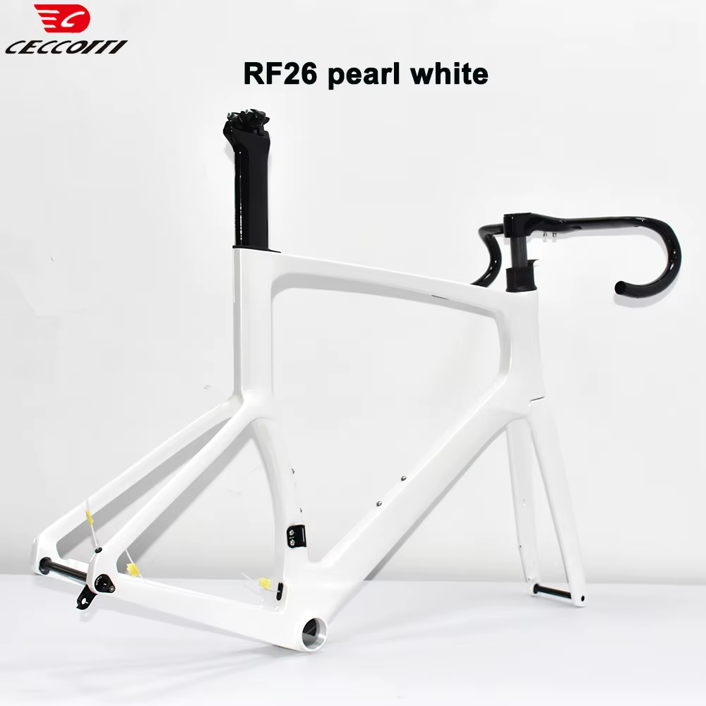 Cadre de vélo de route entièrement en carbone modèle CECCOTTI RF26 avec frein à disque conception de câble intérieur