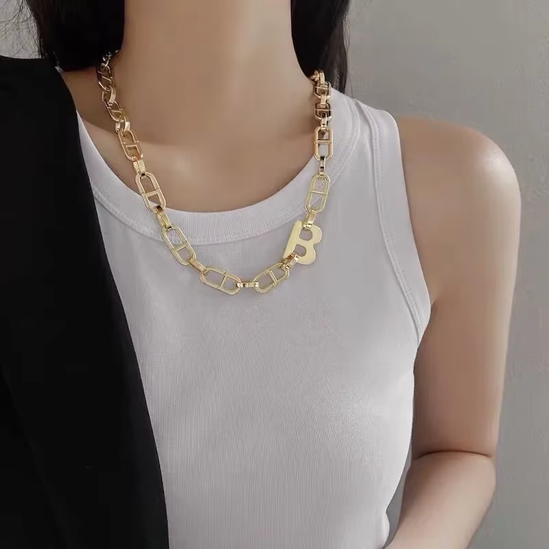 Collier de luxe avec lettre B de Style Ins, chaîne épaisse, clavicule, chaîne courte, unisexe, accessoire de bijoux personnalisé de la Chine continentale