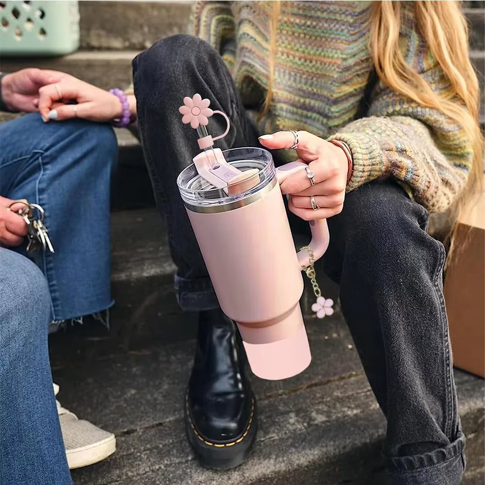 Accessoires de Tasse pour Stanley, Ensemble de 9, 2 Pailles et Brosse et 1 Breloque Fleur JO3, Bouchon de Déversement, Couvercle de Paille