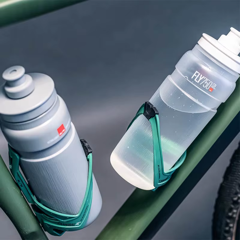 Bouteille d'eau de cyclisme Elite 550ml 750ml