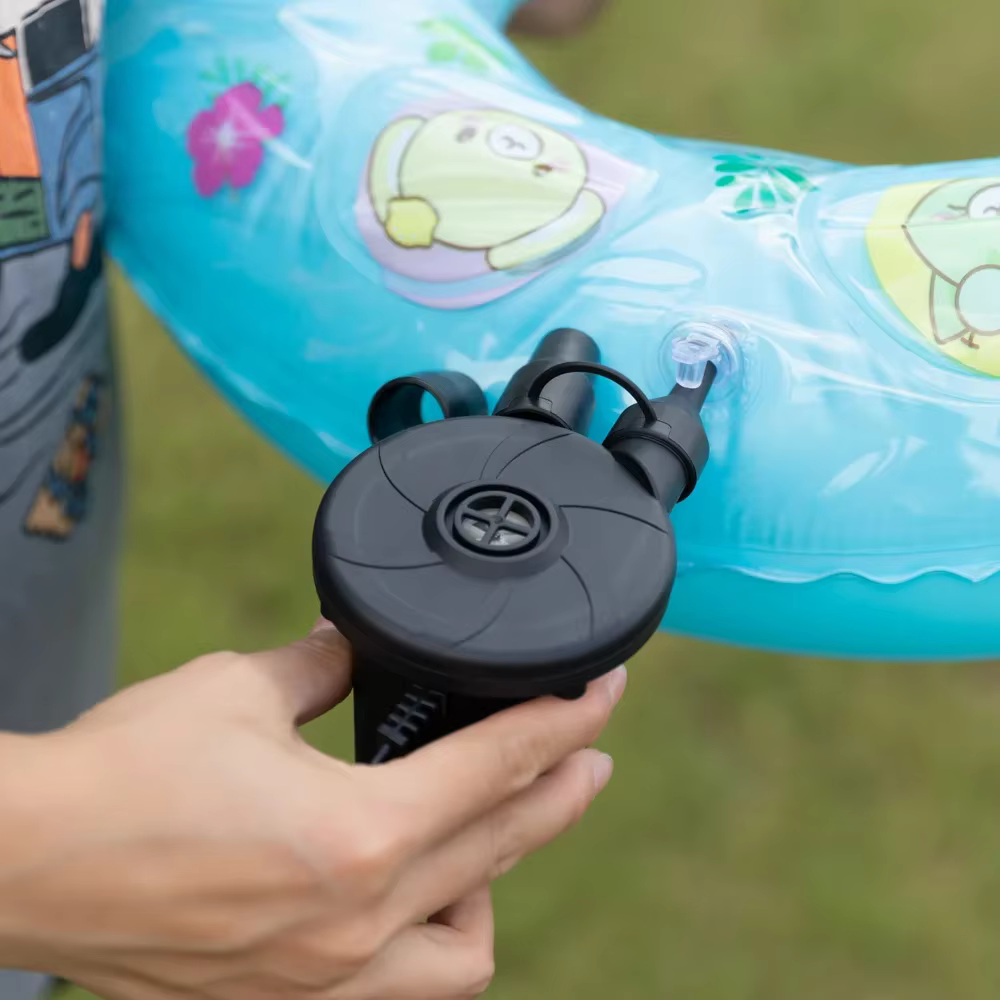 Pompe à air électrique portable avec plusieurs buses pour une utilisation rapide
