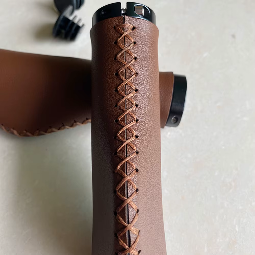 Housse de guidon de vélo en simili cuir marron foncé