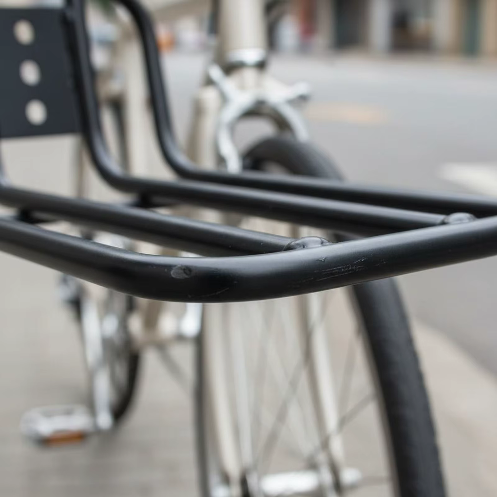 Porte-bagages avant pliable pour vélo