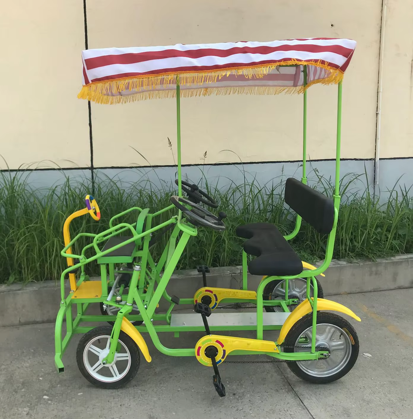Vélo tandem de tourisme à quatre roues