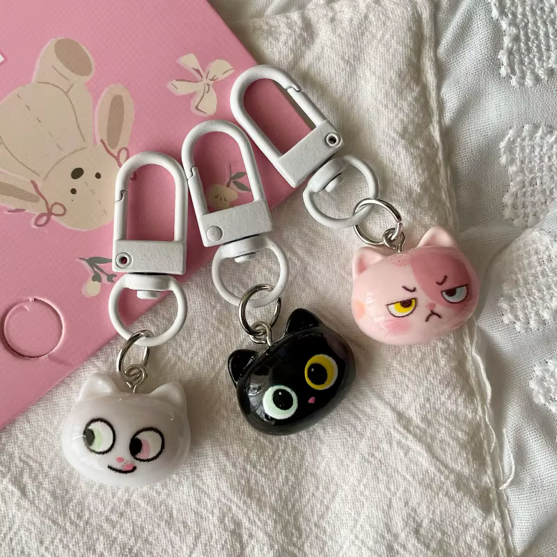 Porte-clés drôle en forme de chat pour femme, breloque de sac mignonne, porte-clés animal en résine, accessoire de décoration pour sac à dos et sac à main, cadeau pour fille