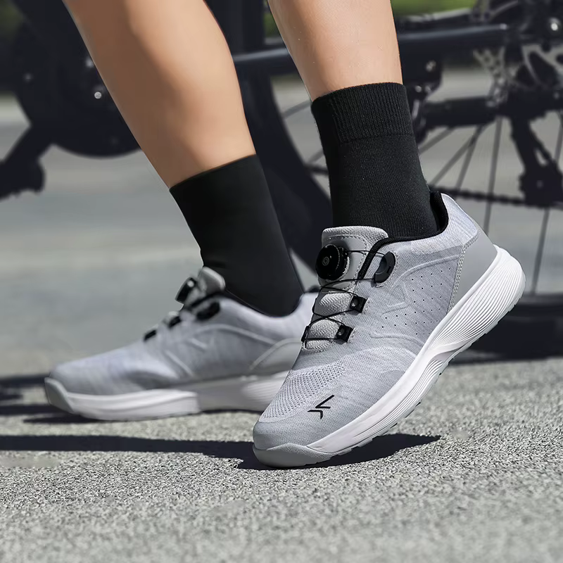 Chaussures de cyclisme pour homme à crampons pour pédale plate