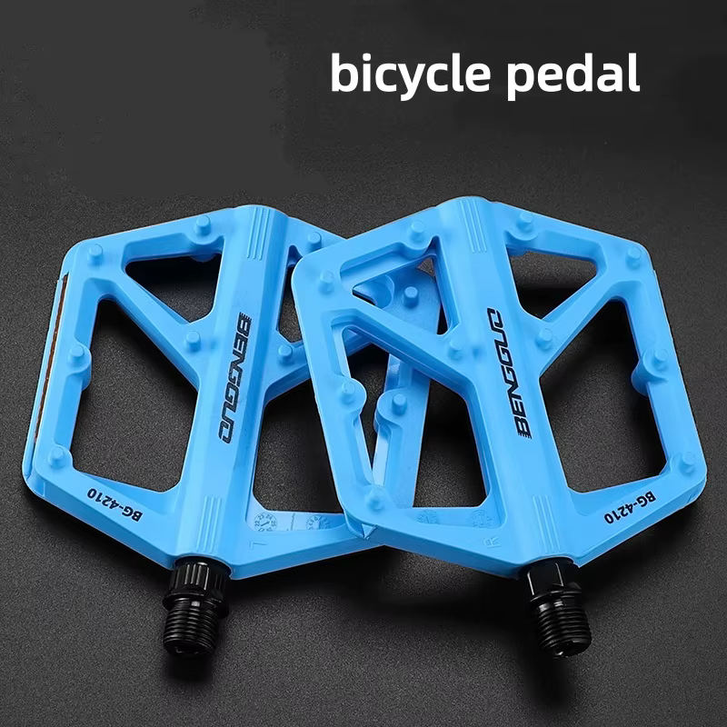 Vélos de montagne, pédales en nylon