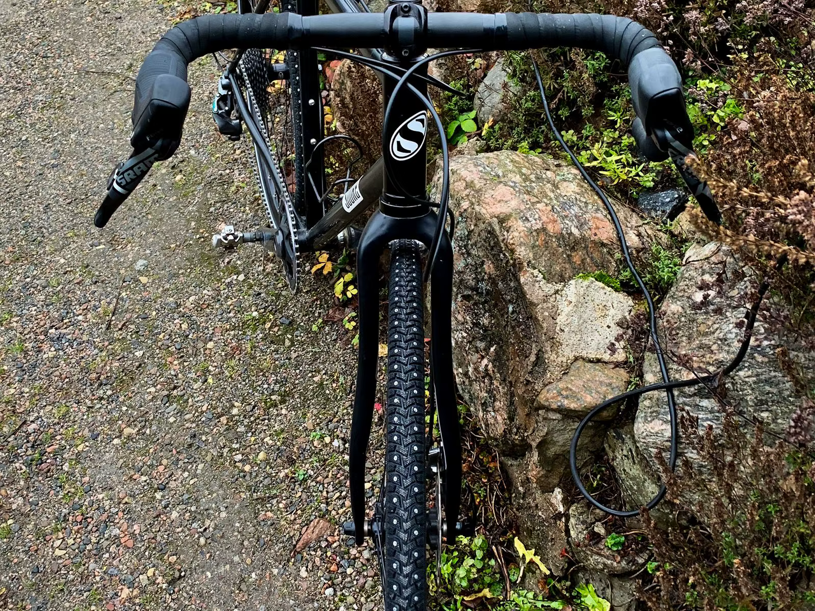 Pointes Cloutées pour Vélo de Neige