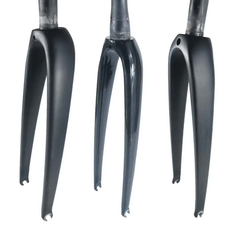 Fourche de vélo de route en carbone