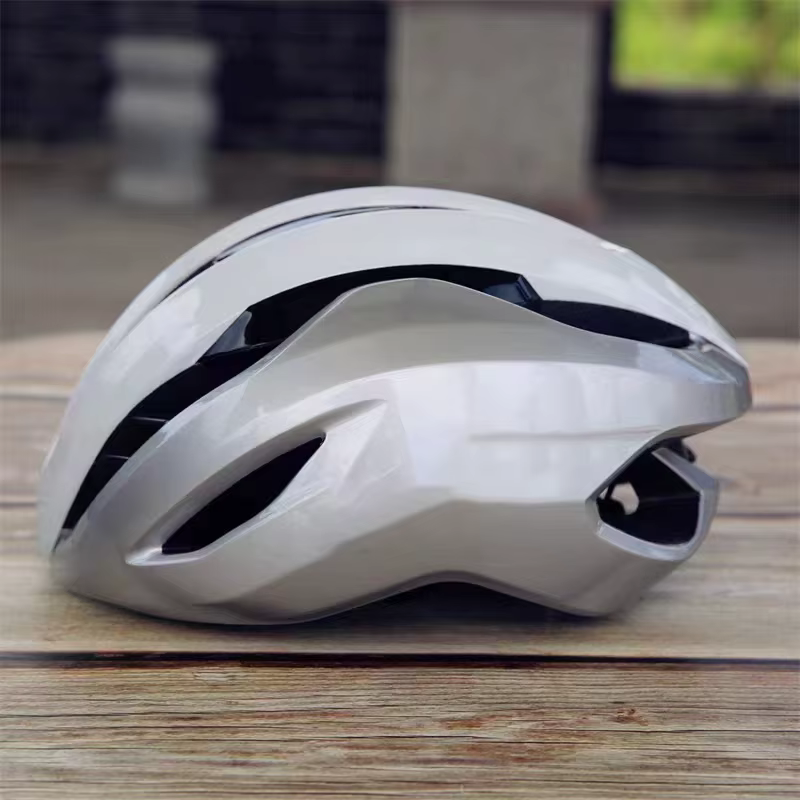 Casque de cyclisme sur route pour hommes et femmes