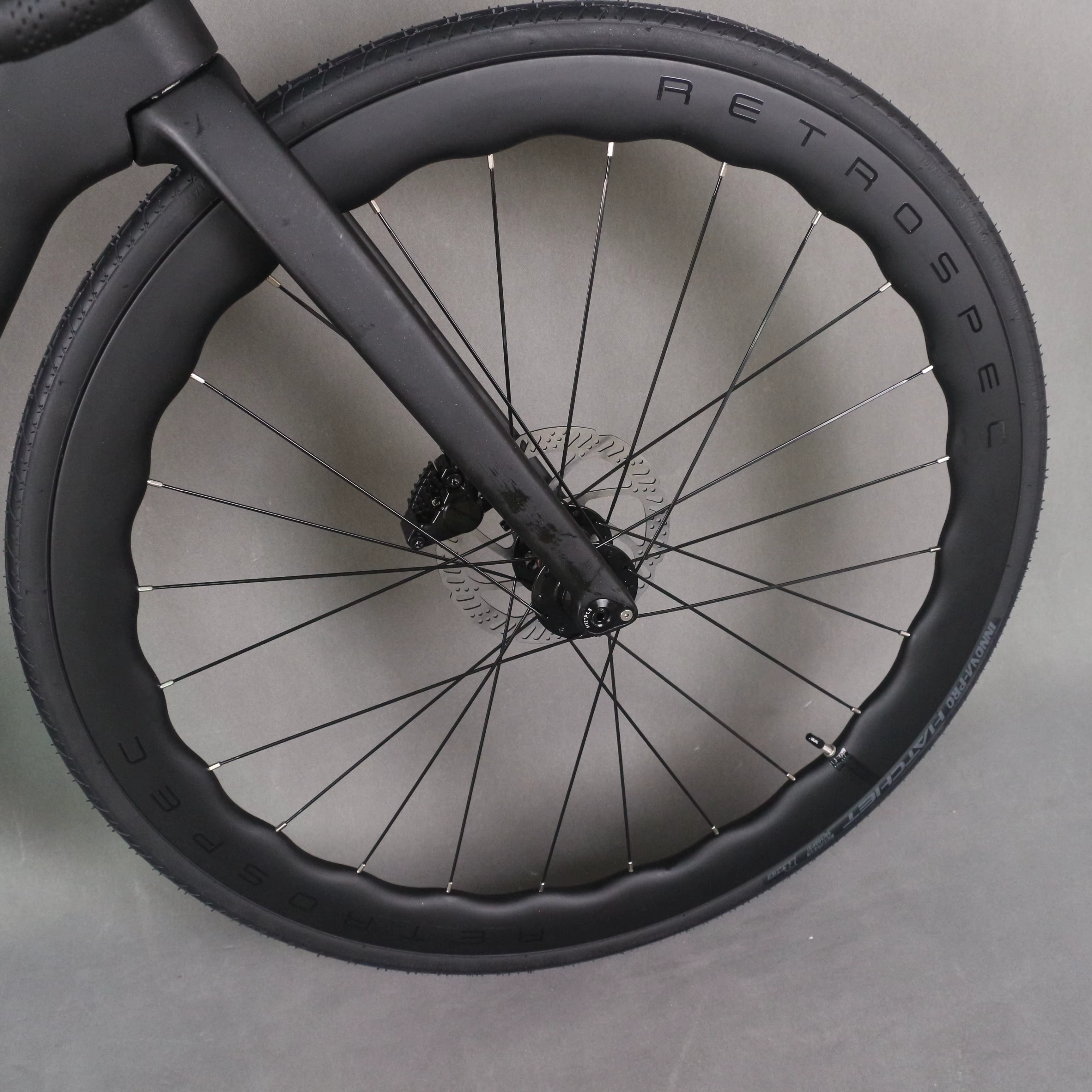 NOUVEAU vélo de route entièrement en carbone léger avec groupe électronique sans fil WheelTop et roues