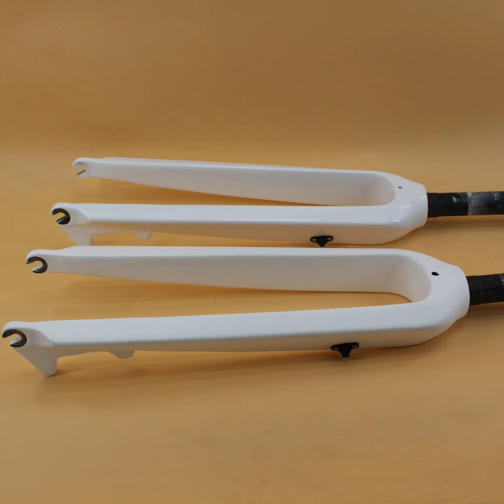 Tout nouveau vélo de montagne blanc complet en Fiber de carbone fourche avant