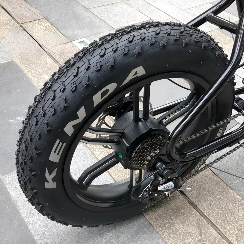 Pneu de motoneige et de plage pour vélo électrique