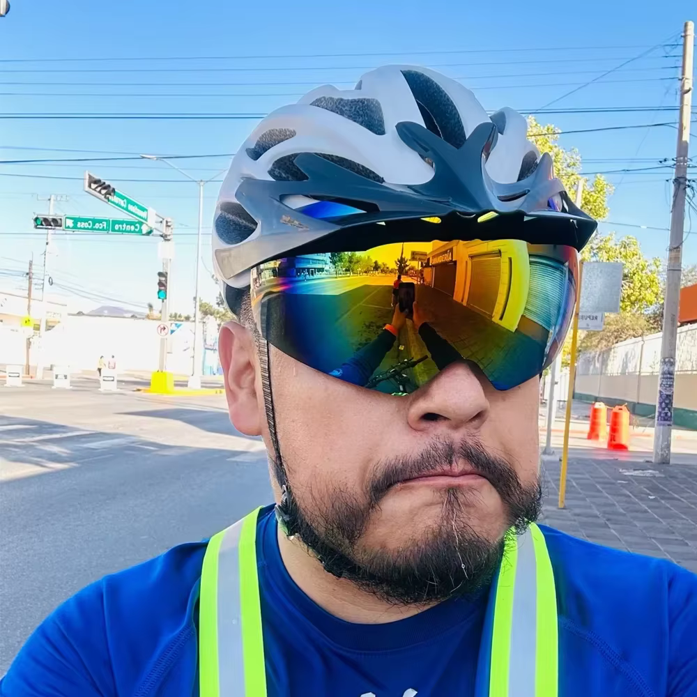 Casque de cyclisme de sécurité ultraléger vtt extérieur moto vélo casques de feu arrière visière d'objectif amovible