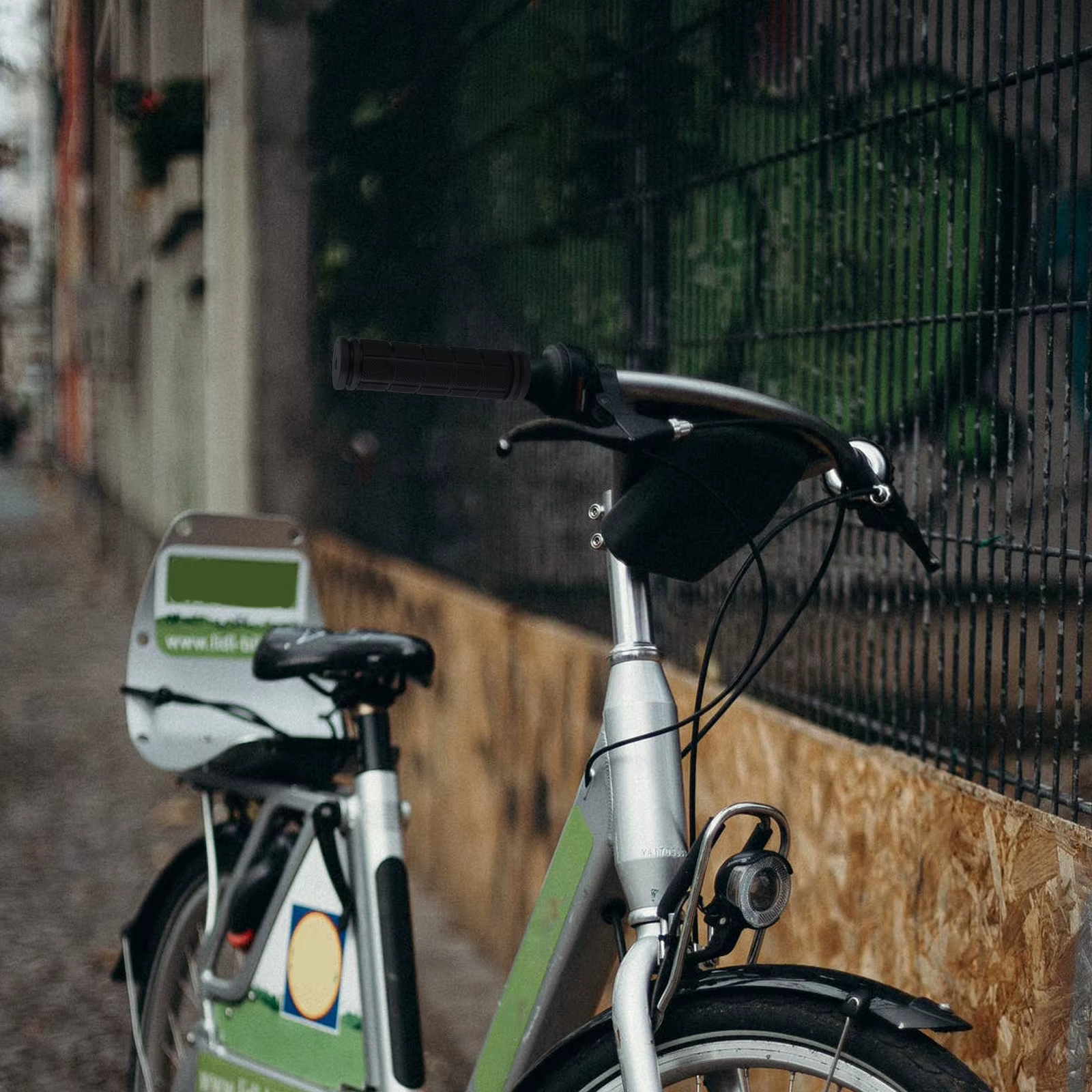 Poignées de vélo violettes